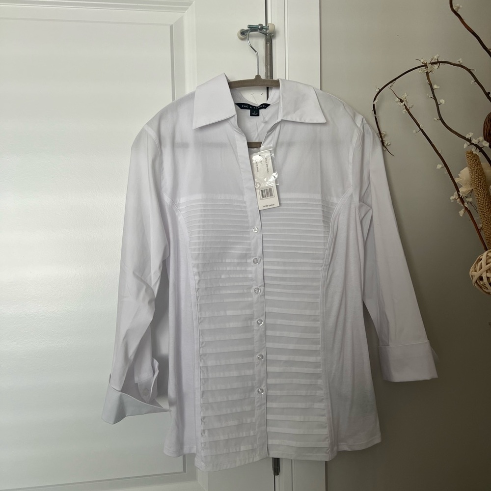 NWT!!! Crisp White Dress Shirt with textured pleated Weave size L